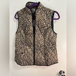 Croft & Borrow quilted vest in leopard print NWT